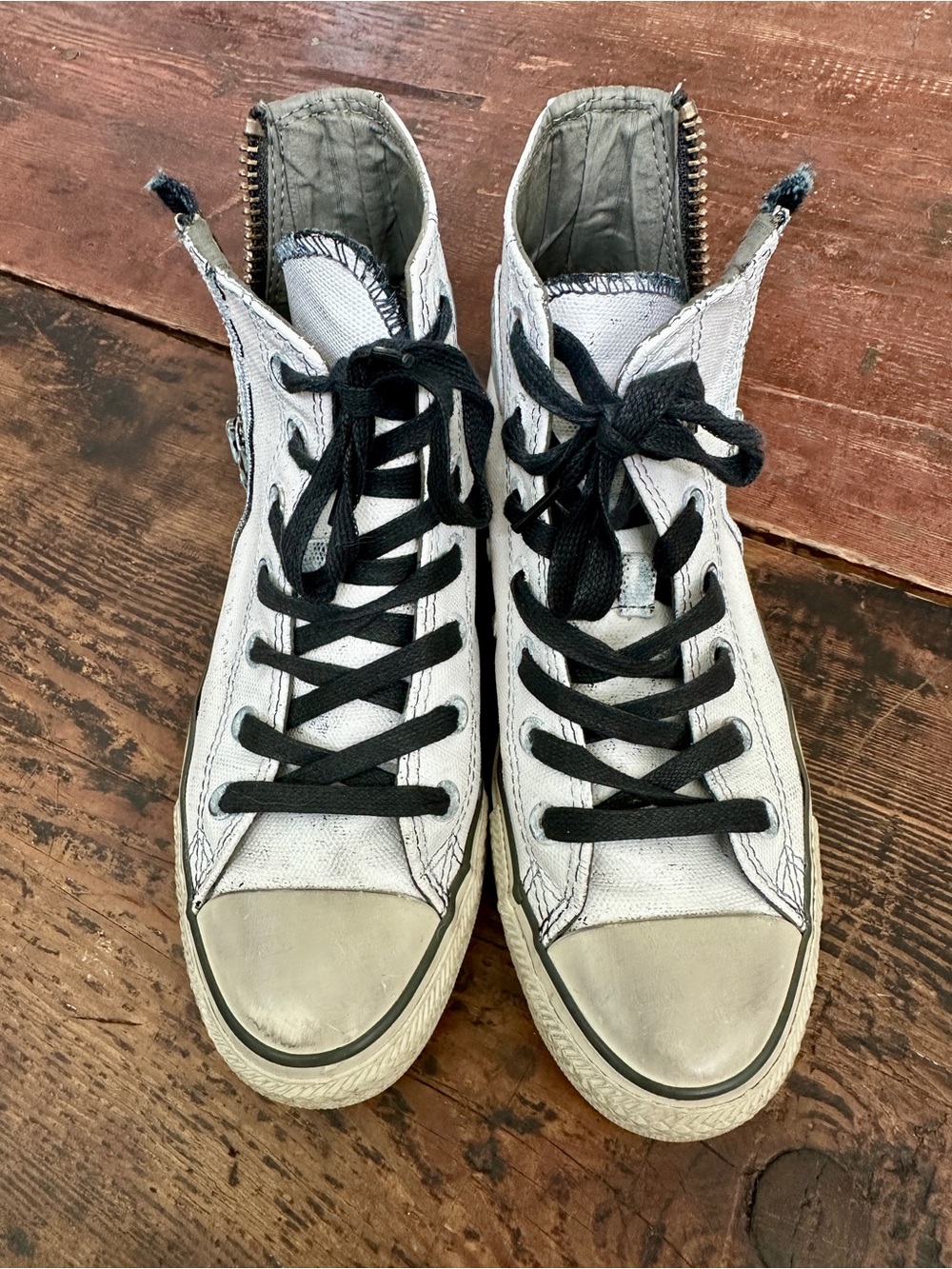 Converse John Vavartos Beluga Black distressed Converse